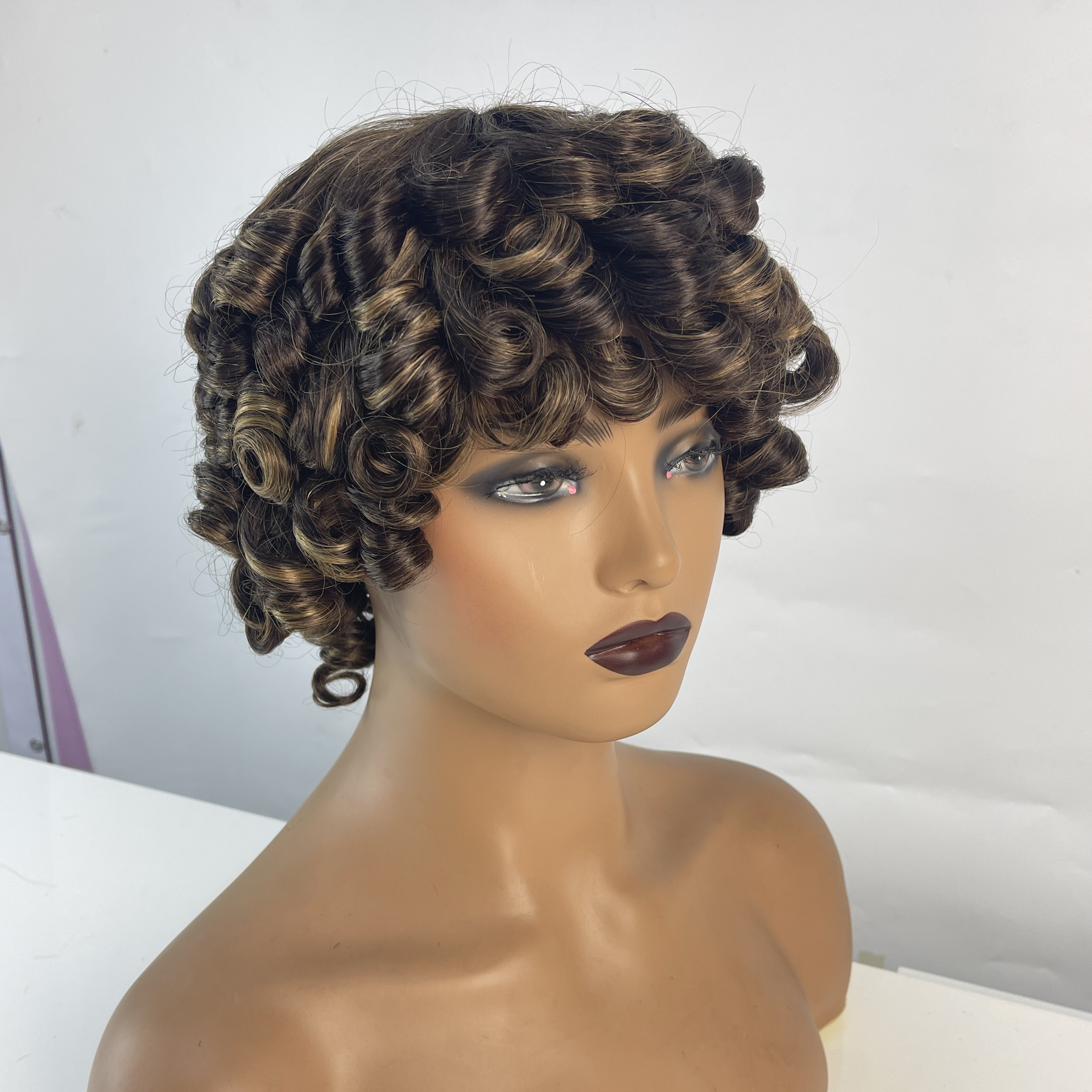 Peluca rizada corta y rizada para mujeres pelucas de cabello humano marrón negro