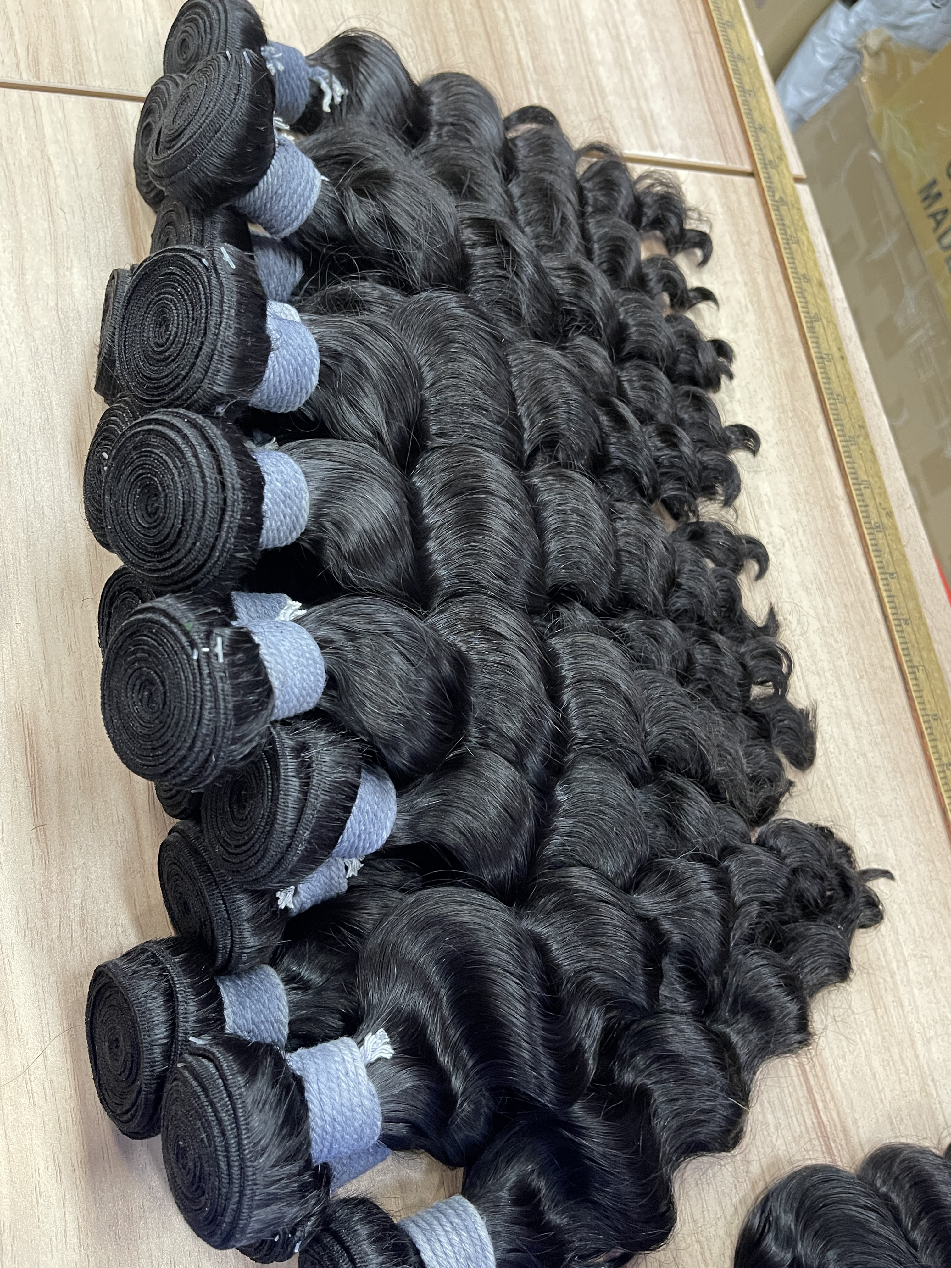 Angelbella Bundles de ondas profundas sueltas (10 ''-30 '') Cabello largo y rizado de color rizado largo.